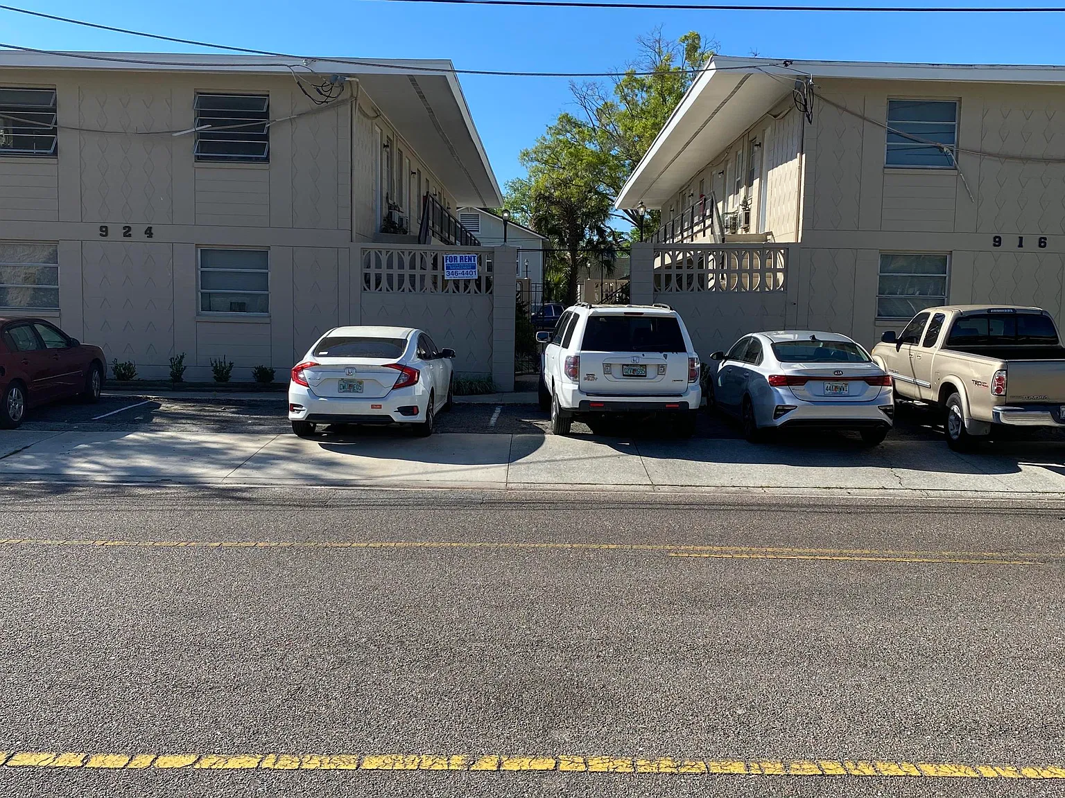 1 bed, 1.0 bath, 500 sqft, $895 — Photo 1