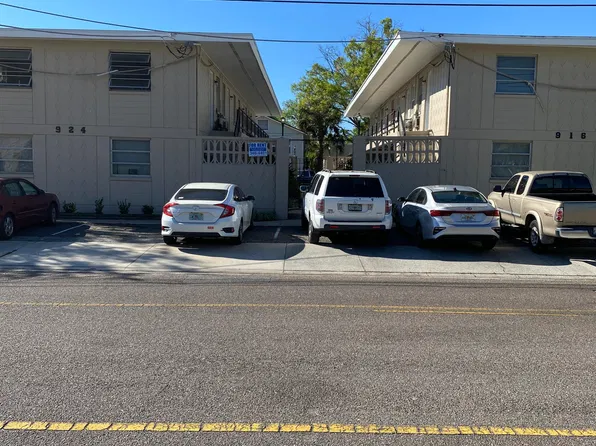 916 Childrens Way APT 5, Jacksonville, FL 32207