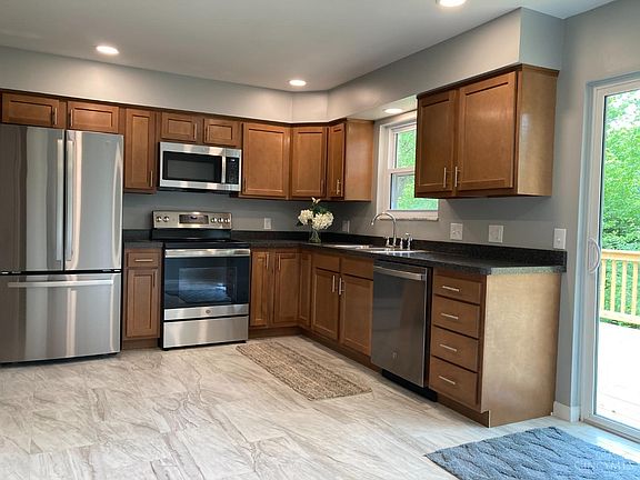 4th image of 2716 Bonnie Dr