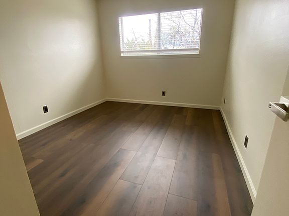 5th image of 1044 Shandwick Ct