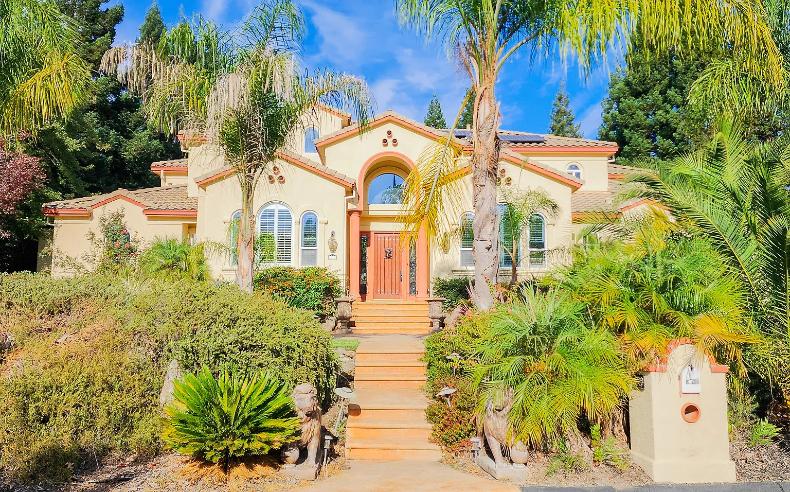 Los Lagos Cir S, Granite Bay — Photo 1