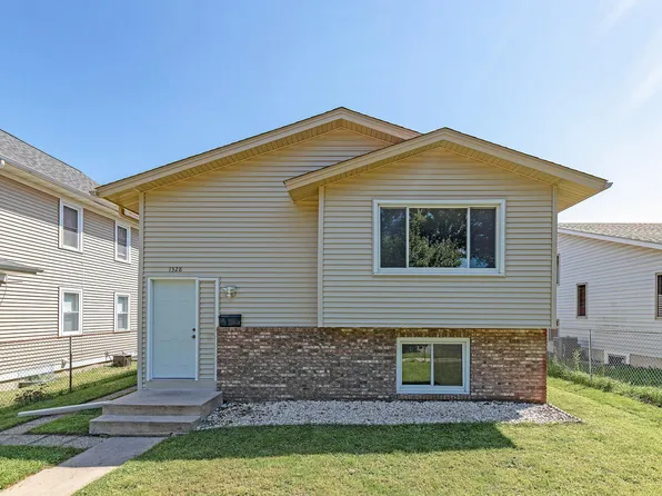 1328 Thomas Ave N, Minneapolis, MN 55411
