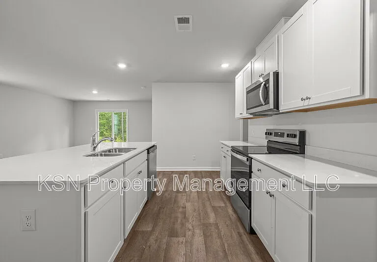 129 Azure Dr — Photo 19