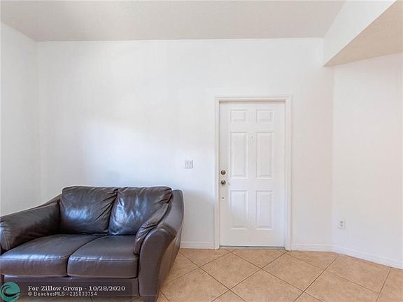 5th image of 4924 Windward Way #1202