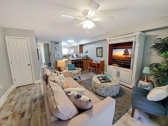 4th image of 1664 Beach Blvd