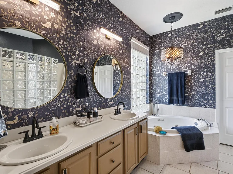 1020 W Rollingwood Ct — Photo 34