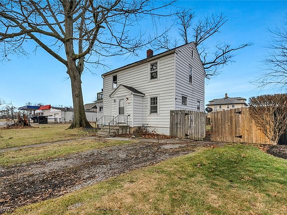 4th image of 2217 E 32nd St