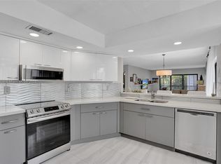 520 SE 12th St APT 106, Dania, FL 33004