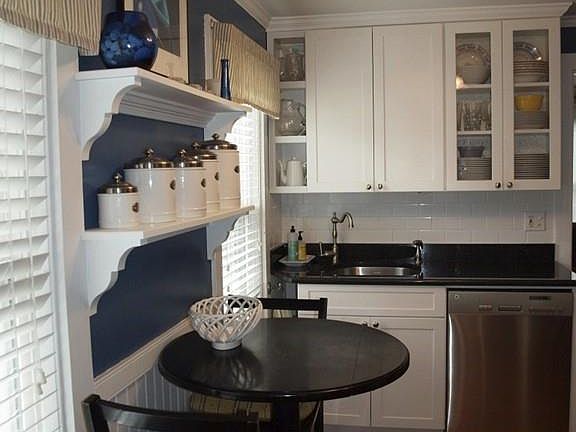 5th image of 25 Standish Ave
