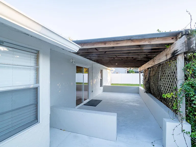 902 Whisler Ct — Photo 21