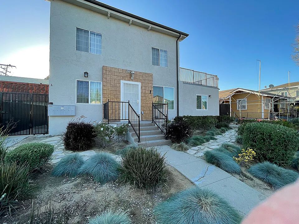 1st image of 1823 Gardenia Ave