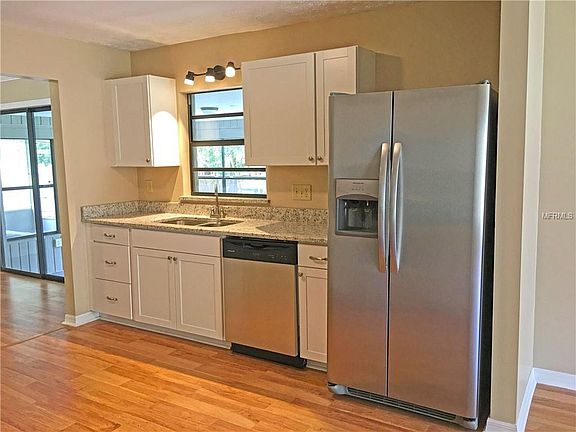 5th image of 36136 Pine Tree St