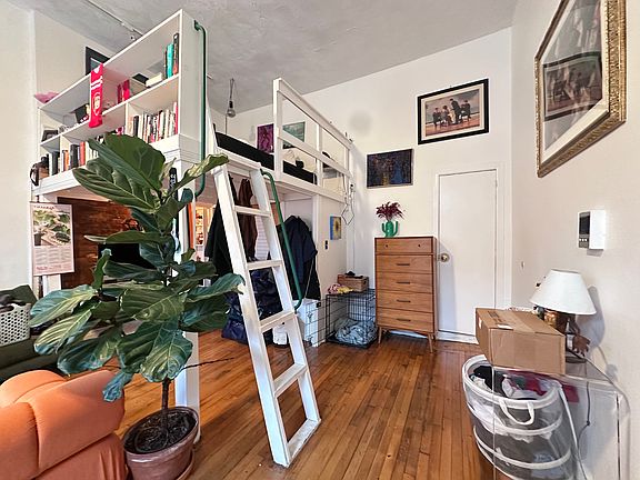 4th image of 163 Lafayette Ave #2F