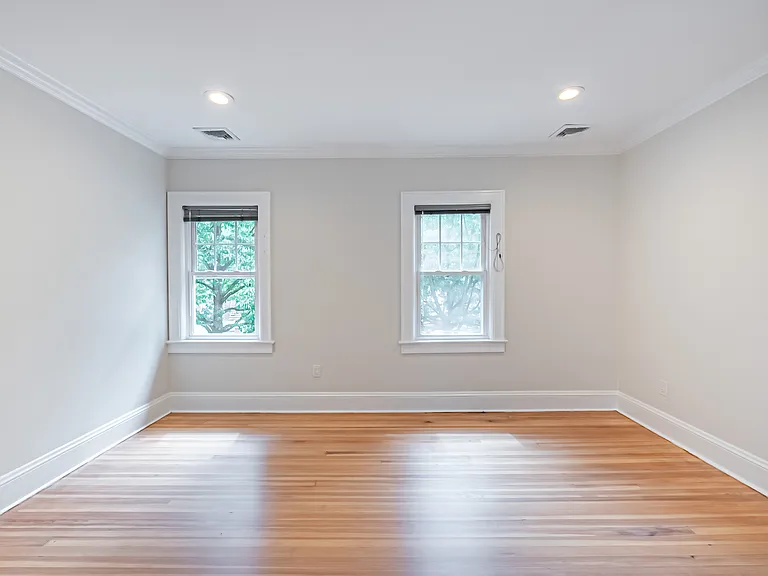 26 Glenwood Ave — Photo 16