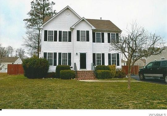 1st image of 300 Green Hollow Ln