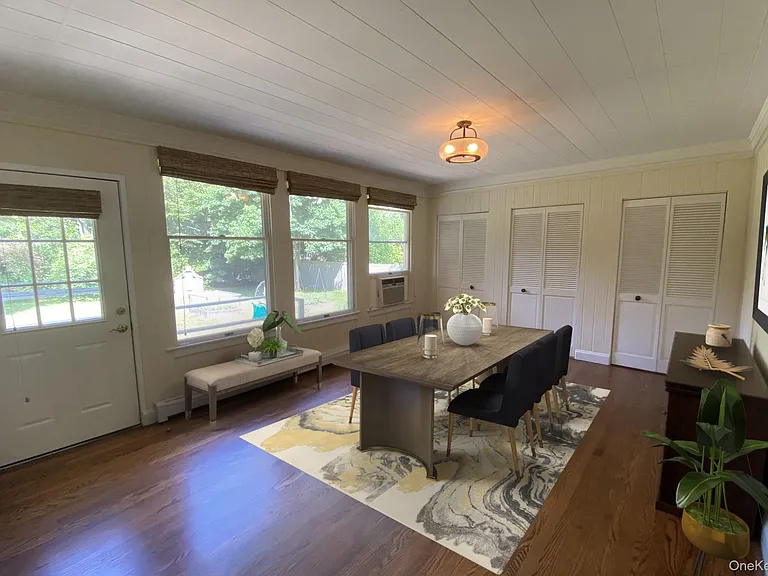 21 Franklin Ave — Photo 3