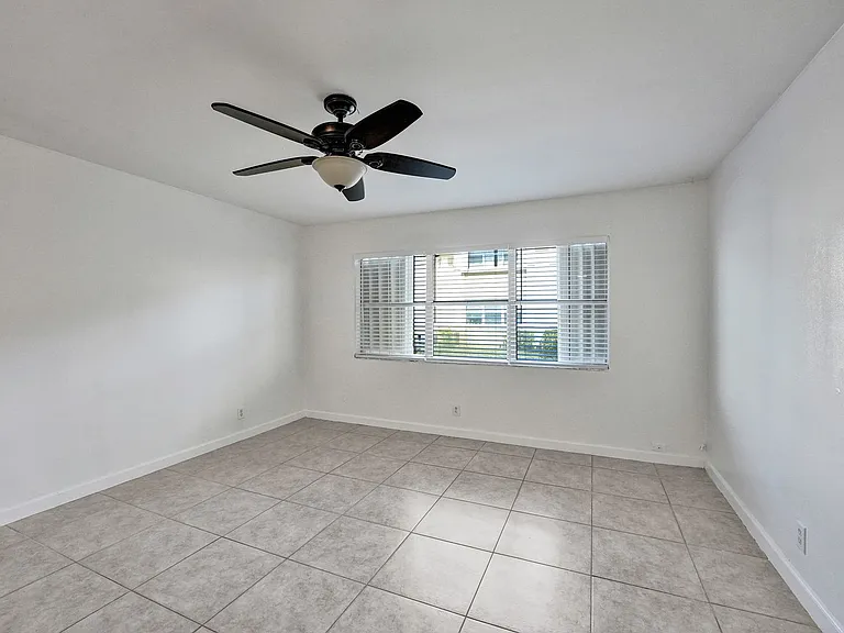 600 SE 2nd Ave #K2 — Photo 12