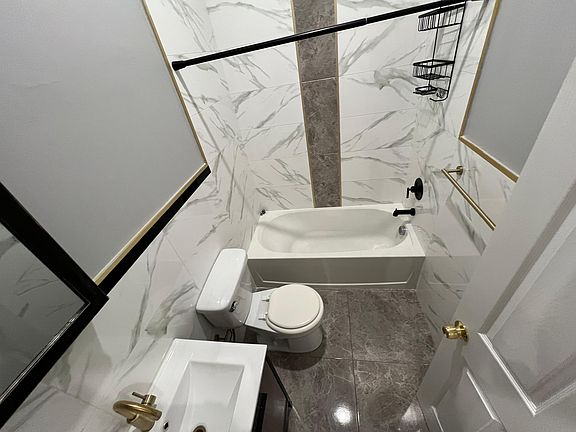 5th image of 141 Monticello Ave #5E