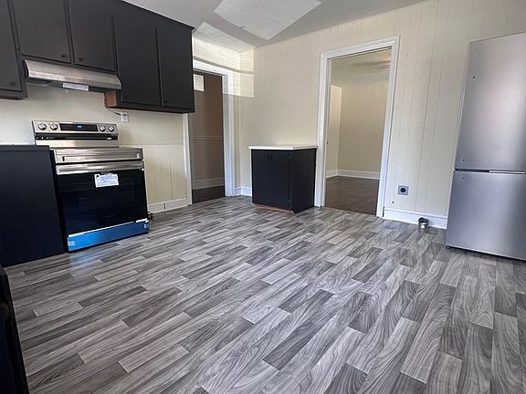 3rd image of 221 Atwater St