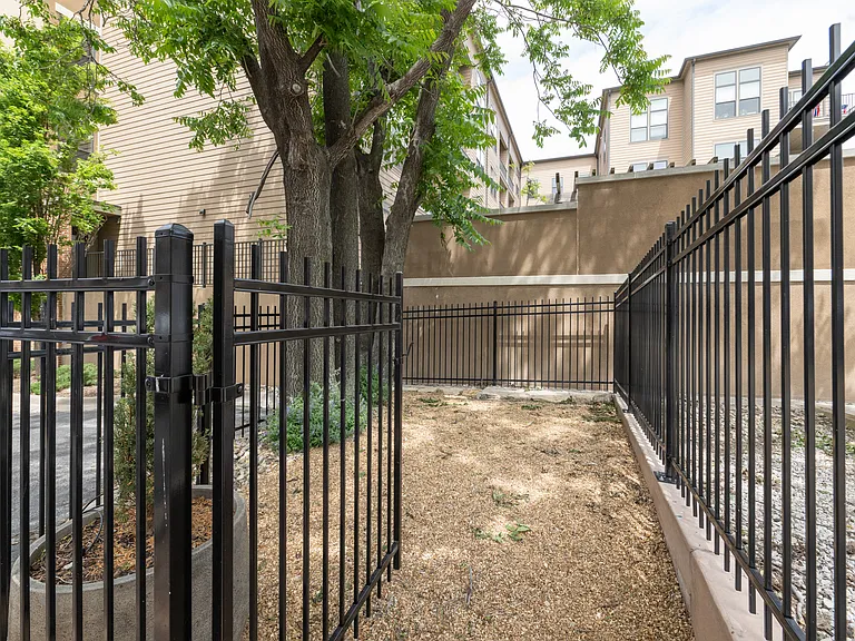 523 Grand Blvd #1B — Photo 47