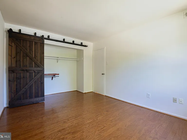 1643 Parkcrest Cir — Photo 17