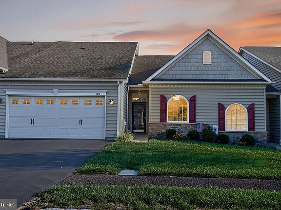3rd image of 103 Lincoln Dr #235