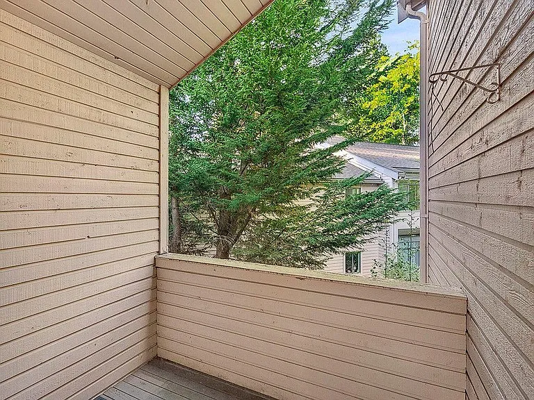 10021 NE 122nd St — Photo 15