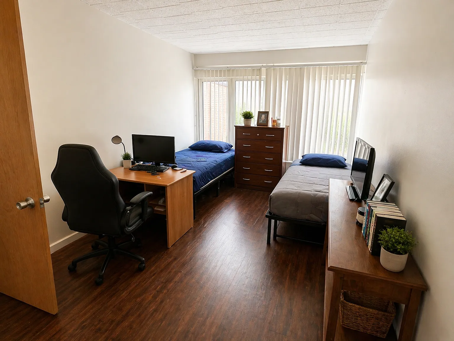 Varsity Management - 515 Walnut — Photo 4