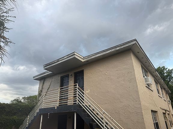 3rd image of 1813 W 6th St APT 4
