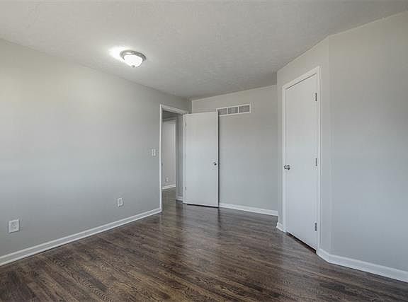 5th image of 1708 Highland Dr