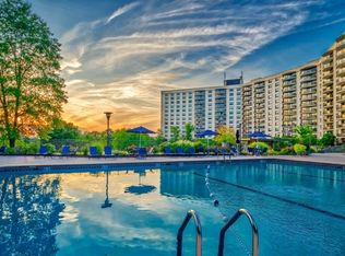 2 Claridge Dr #10JE-1019, Verona, NJ 07044