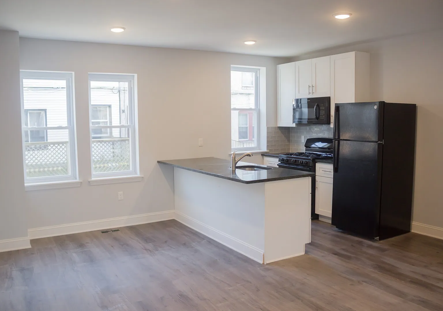 Luxurious Renovated 3 Bedroom Home . Great Location. Brand New. Must See — Photo 1