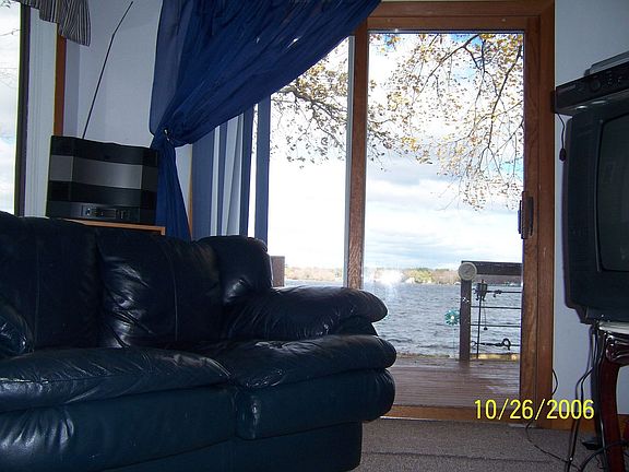 parital view of living room