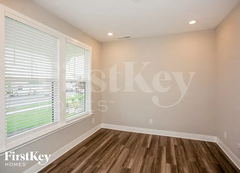 2229 W 171st St — Photo 12