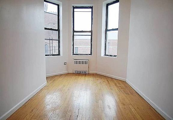 2nd image of 494 Jefferson Ave APT 3