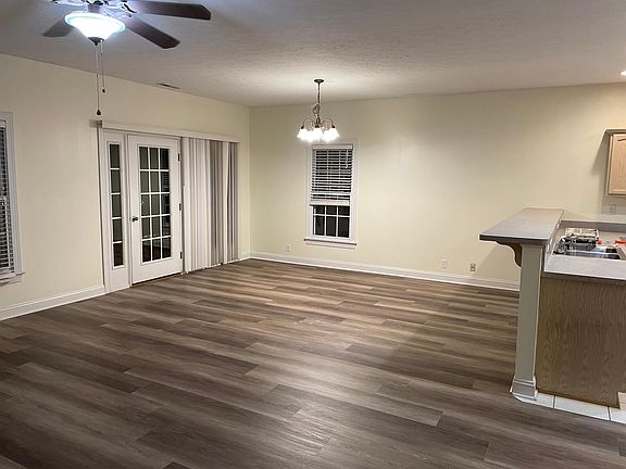 2nd image of 101 Duncraig Dr Unit 201