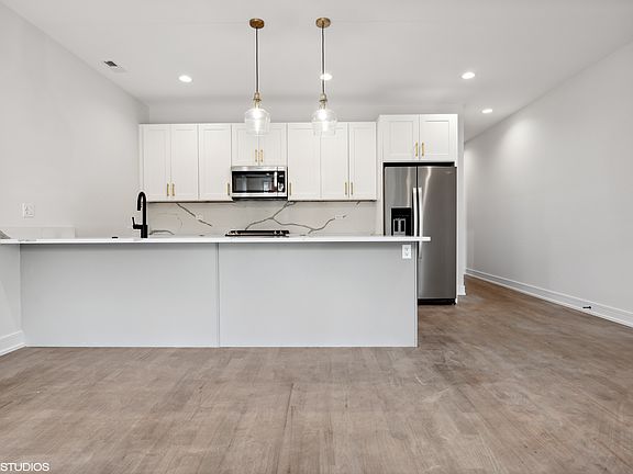 5th image of 418 E Oakwood St #1