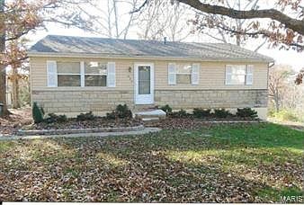 1st image of 833 Twin Oak Dr