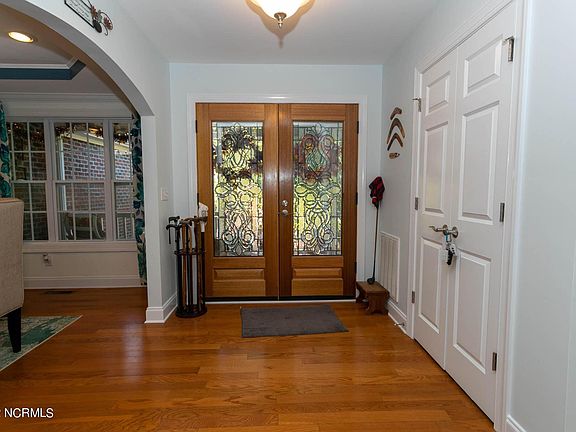 2nd image of 120 James Dr