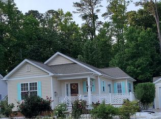 260 Pocahontas Rd, Kilmarnock, VA 22482