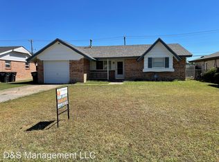304 S Norman Ave, Moore, OK 73160