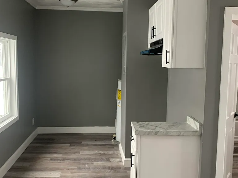 104 Pine St #5 — Photo 3