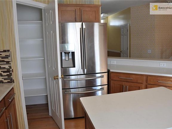 Walk-In Pantry