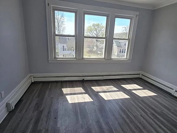5th image of 267 Goldsmith Ave #303