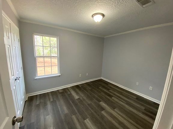 3rd image of 1228 8th Ave SE