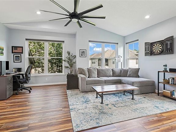3rd image of 350 Emerald Forest Blvd APT 10201