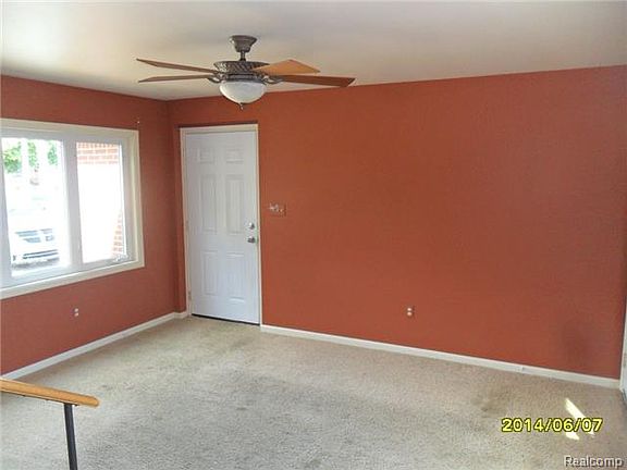 4th image of 3911 Norwood Dr