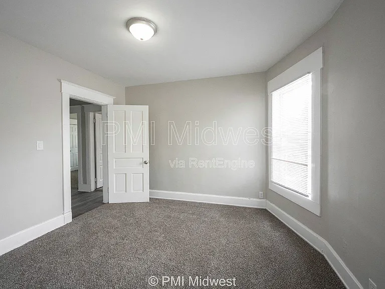 538 W 29th St #B — Photo 13