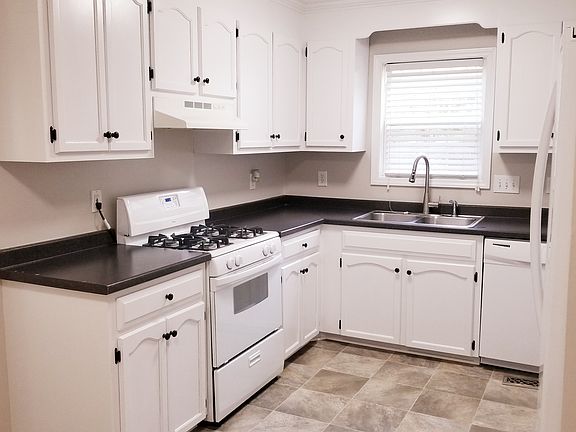 4th image of 915 Edgemont Ave