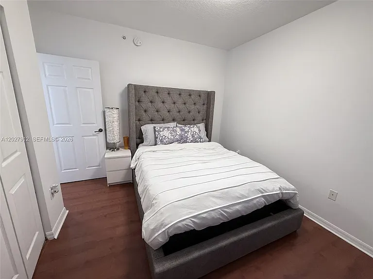 115 SW 42nd Ave #402 — Photo 21